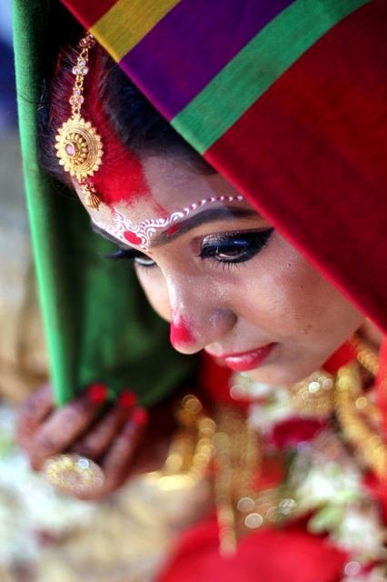 Bengali Bridal Portrait by Sen Photography by Sen Photography, Kolkata